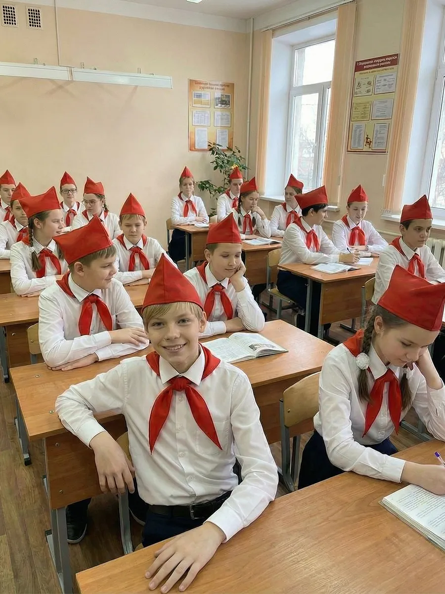 Пионерский галстук и пилотка красный набор пионера фото 8