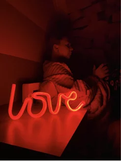 Неоновая вывеска светильник на стену Love с usb фото 2