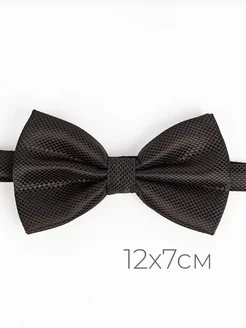 Семейные мероприятия без суеты: одна черная бабочка на всех в кадре и в зале